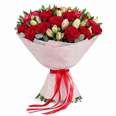 Красивый букет из свежих цветов «Волшебная заря»