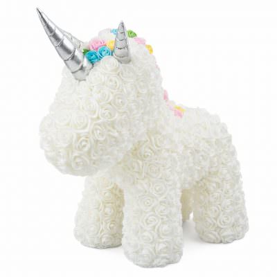 Единорог из роз белый