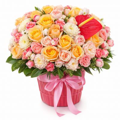 Корзина с цветами в подарок «Праздник нежности»