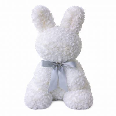 Заяц из роз белый