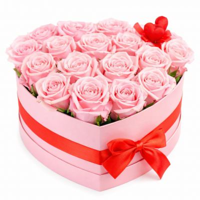 Коробка в виде сердца с розами «Цветочные грёзы»